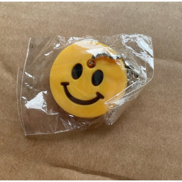 Smiley Face Key Holder - Picture 1 of 1